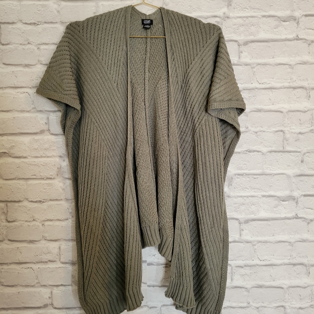 Roffe Accessories Grey knit shawl sweater one size